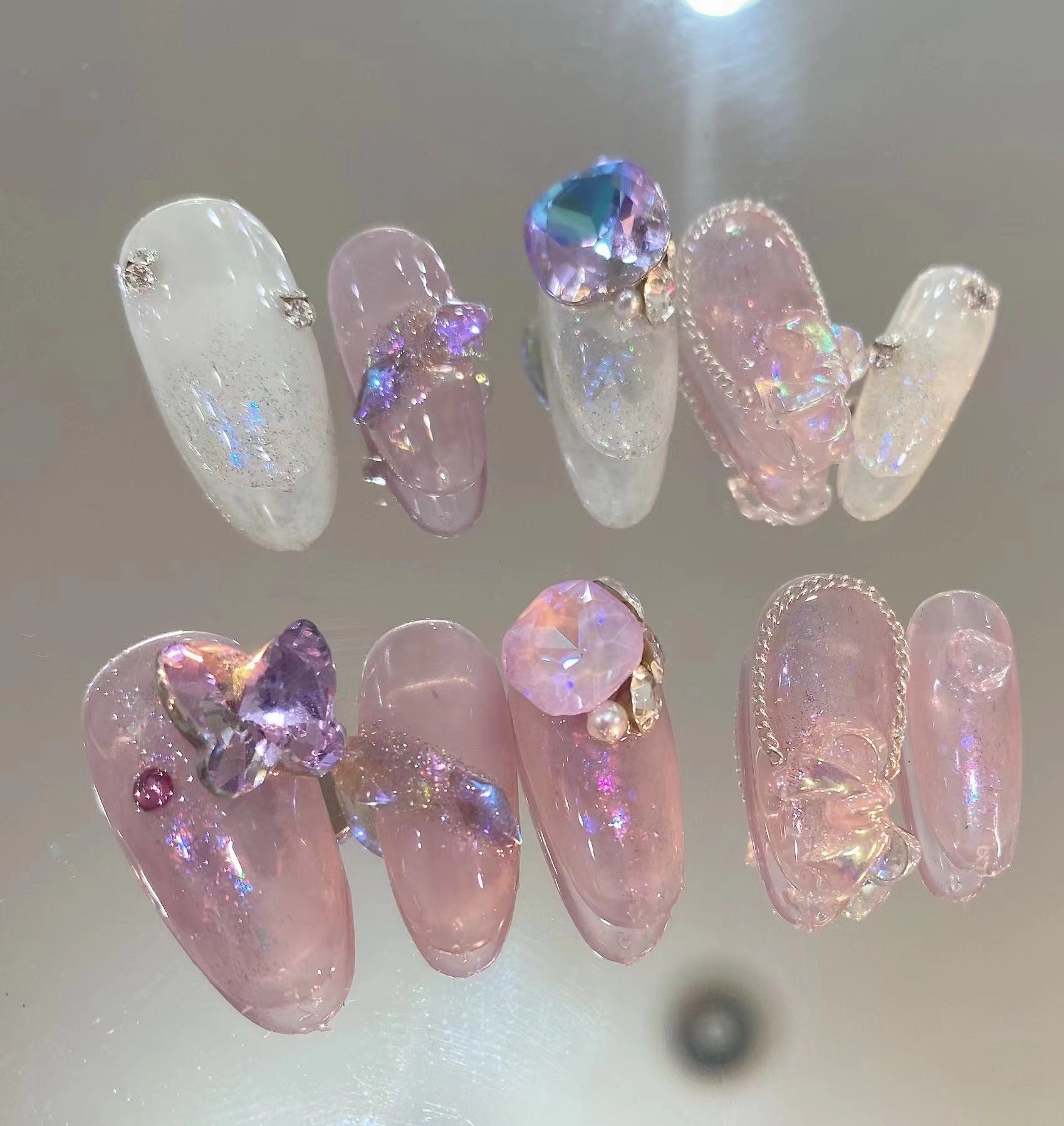 The Fake Nail Patch Can Be Taken With Butterfly Fat Square