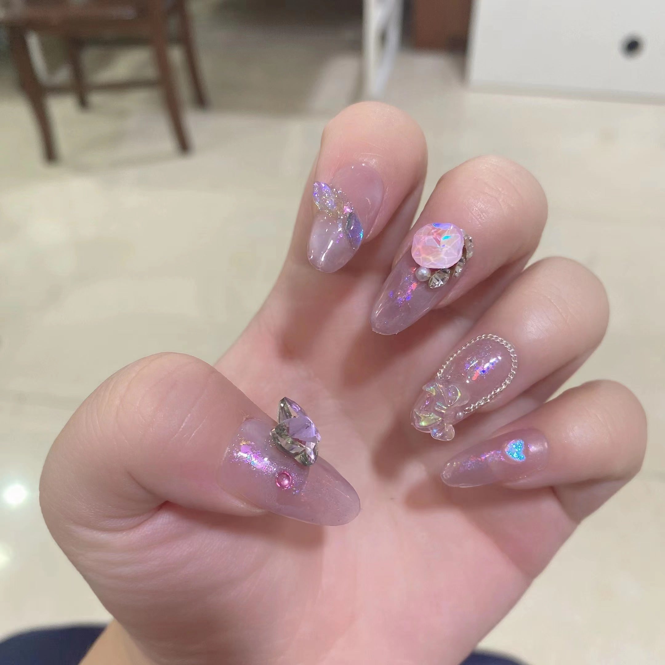 The Fake Nail Patch Can Be Taken With Butterfly Fat Square